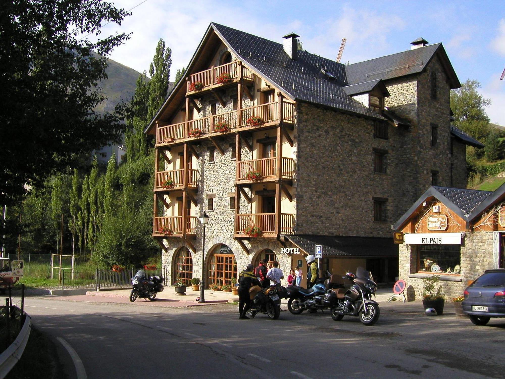 Hotel Bocale Sallent de Gállego Zewnętrze zdjęcie